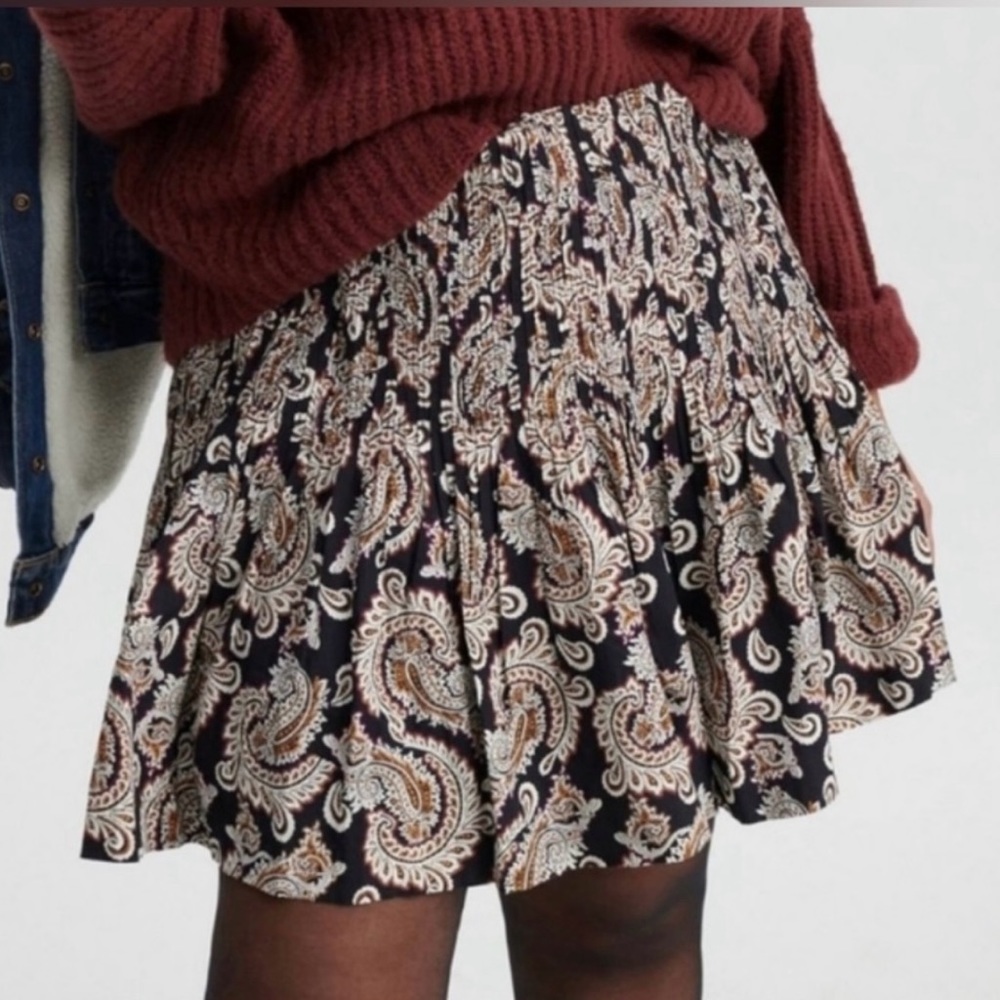 Anthropologie Adorable pleated paisley mini skirt size XSP